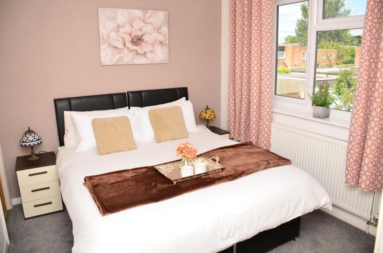 Sm Dreams Unlimited Serviced Accommodation- Stanwell-Staines-Heathrow Exterior photo