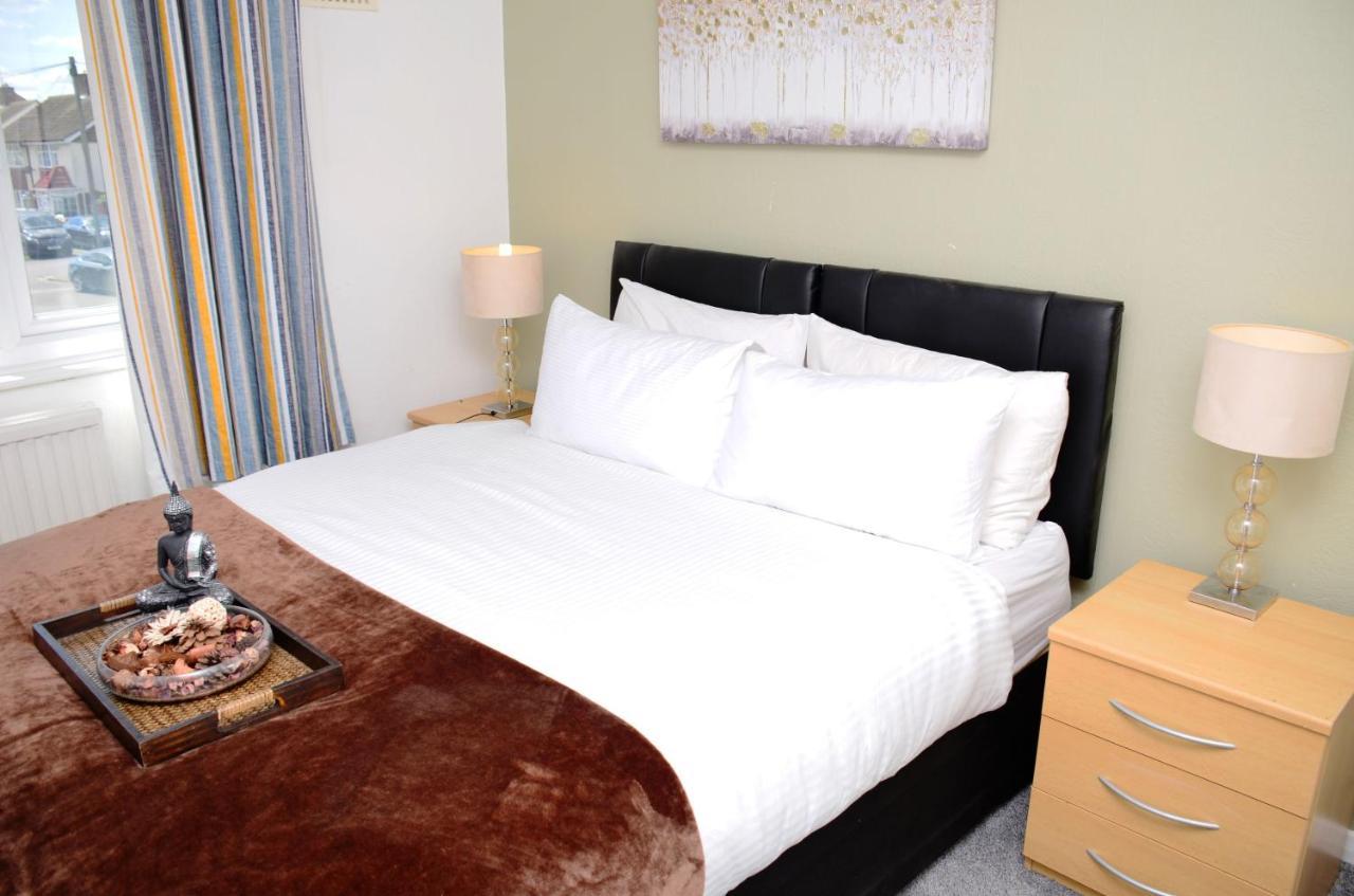 Sm Dreams Unlimited Serviced Accommodation- Stanwell-Staines-Heathrow Exterior photo